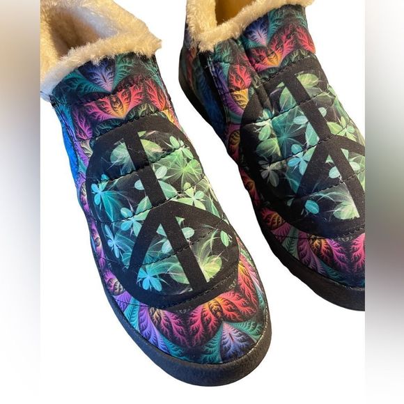 Yes We Vibe Winter Comfort Sneaker Boot 5.5 Vegan Cruelty Free Peace Sign - Picture 1 of 11